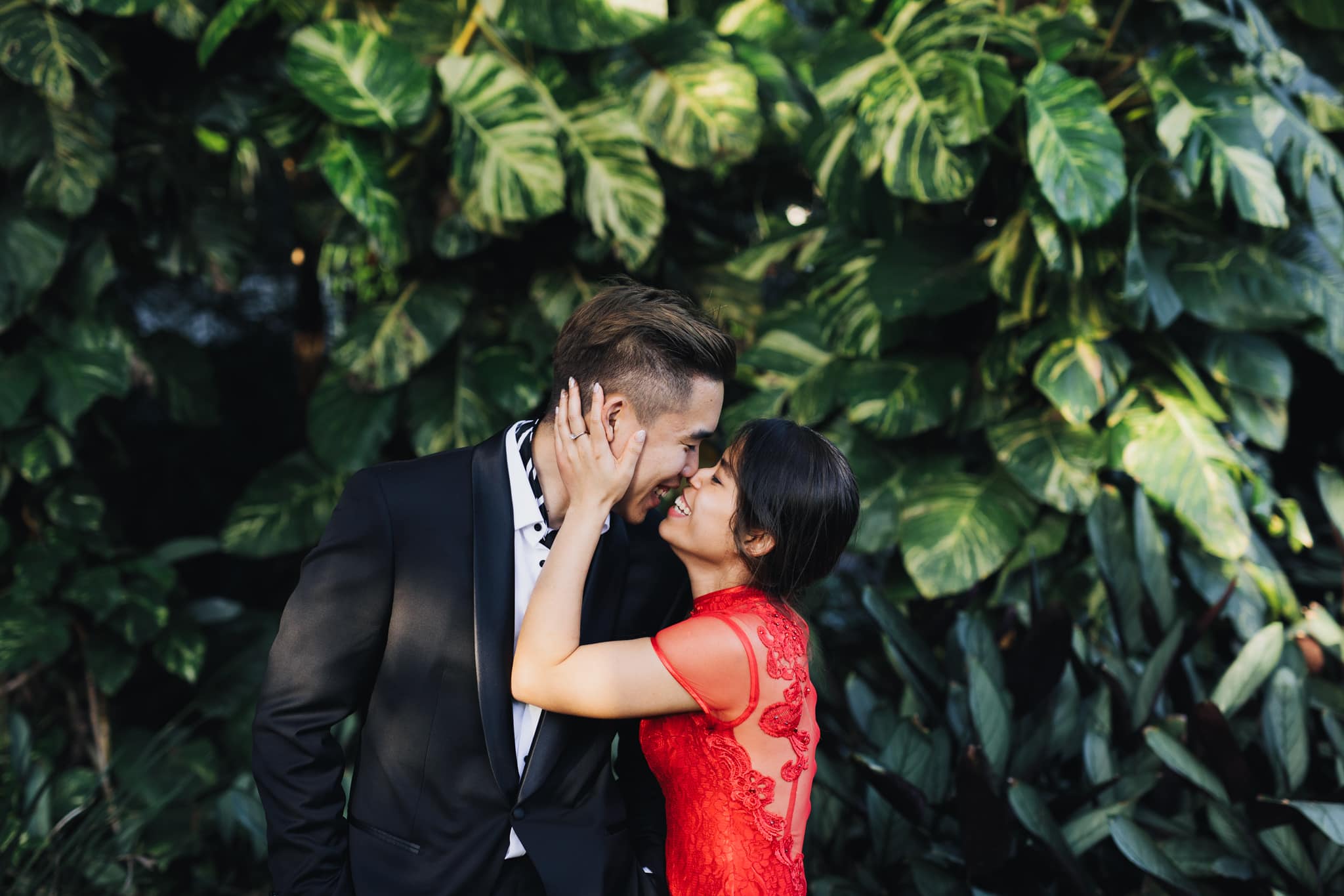 Bride and Groom in the park in New Farm in Brisbane